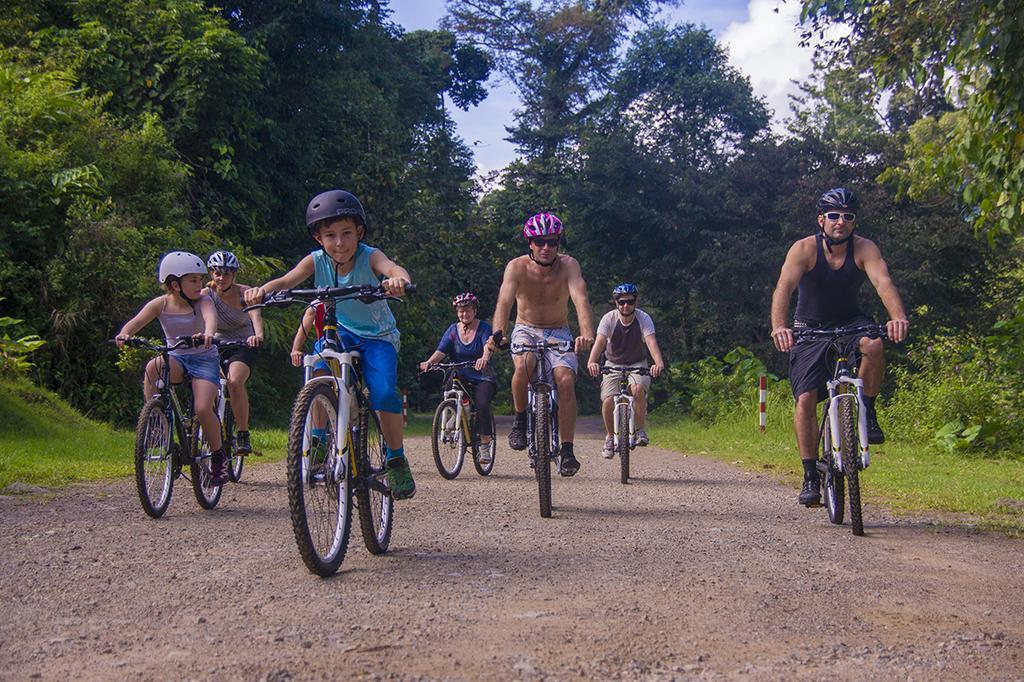 Bike And Tours Bed And Breakfast Лахад-Дату Экстерьер фото